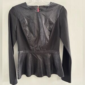 Guess Snakeskin Faux Leather Peplum Top Sz. Small Long Sleeve Minimalist Classic